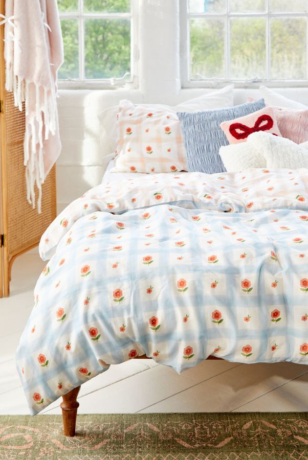 Slide View: 4: Fairground Reversible Floral Duvet Set