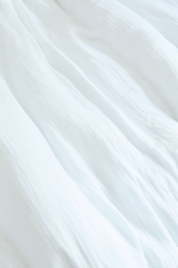 Slide View: 7: White Crinkle Duvet Set