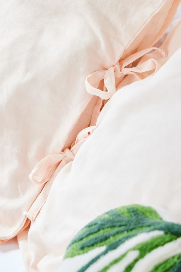 Slide View: 4: Linen Bow Duvet Set