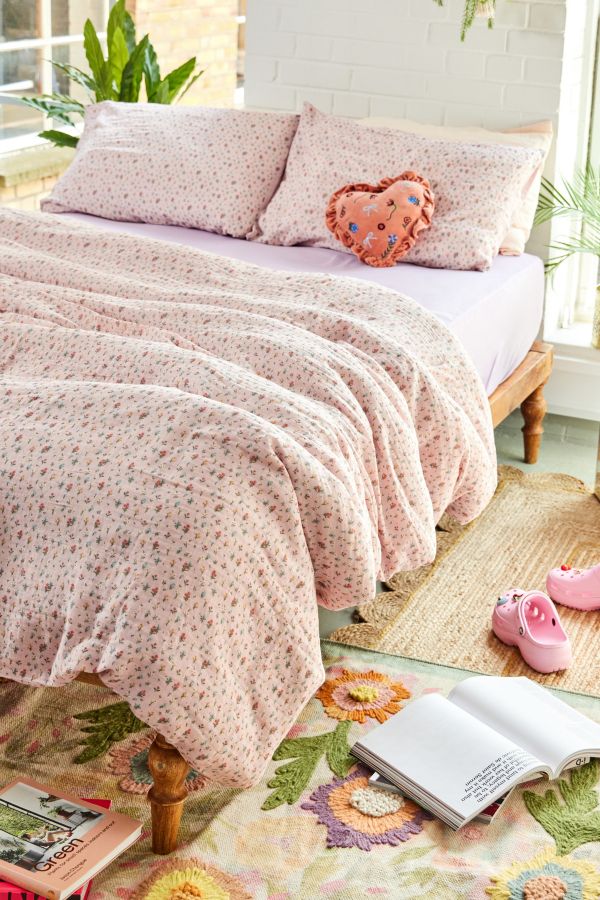 Slide View: 2: Rosie Floral Duvet Set