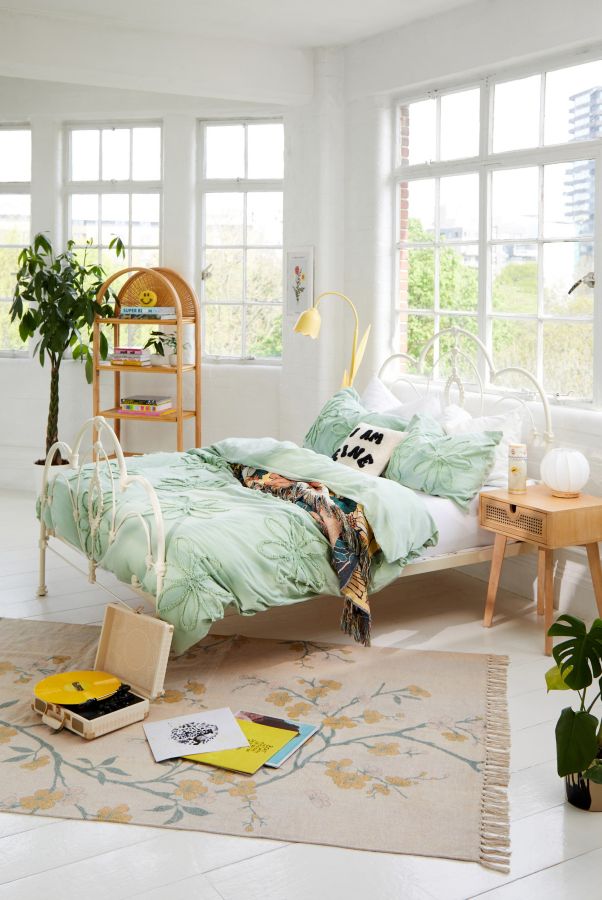 Slide View: 1: Tufted Flower Duvet Set