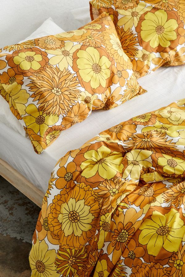 Slide View: 2: Vera Yellow Floral Duvet Set