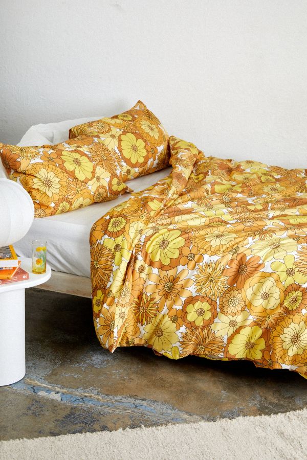 Slide View: 4: Vera Yellow Floral Duvet Set