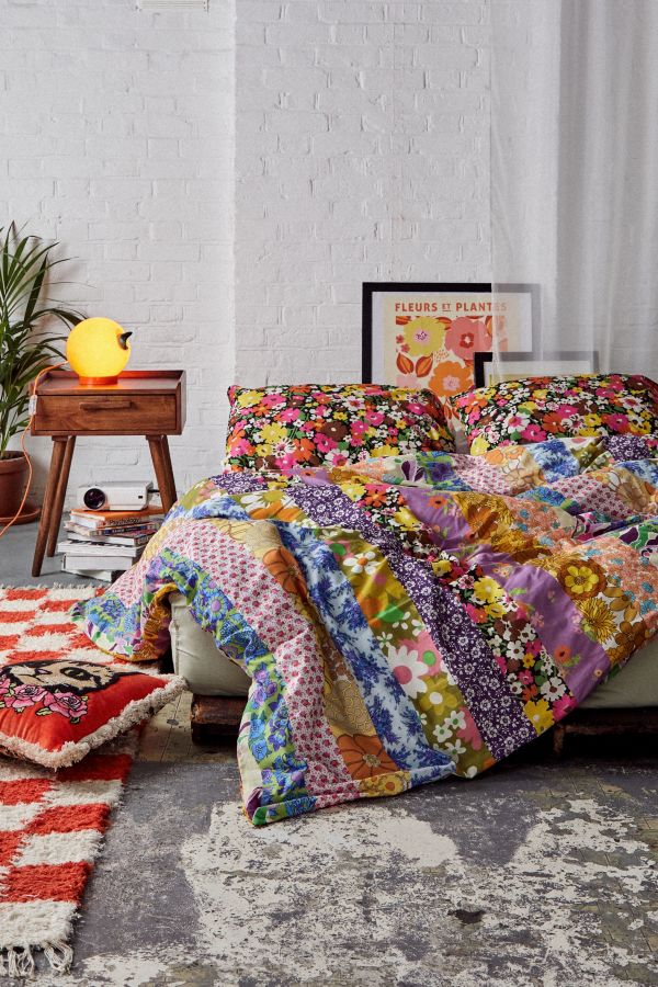 Slide View: 2: Vera Floral Duvet Set