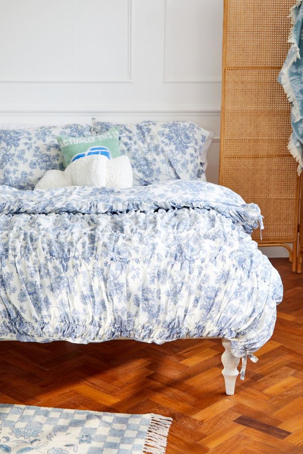 Slide View: 2: Blue Toile Cinched Duvet Set