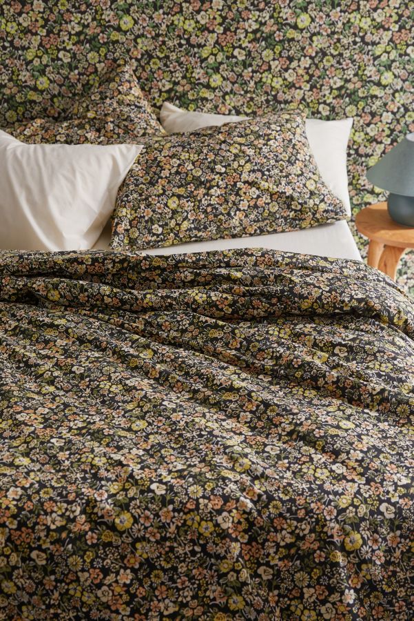 Slide View: 1: Abigail Floral Duvet Set