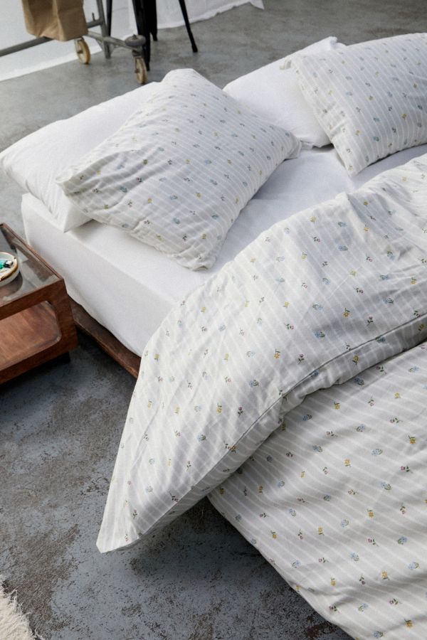 Slide View: 1: Floral Cosy Flannel Duvet Set