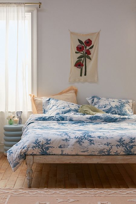 Bedding Bed Sets Sheets Duvets Tapestry Urban Outfitters Uk
