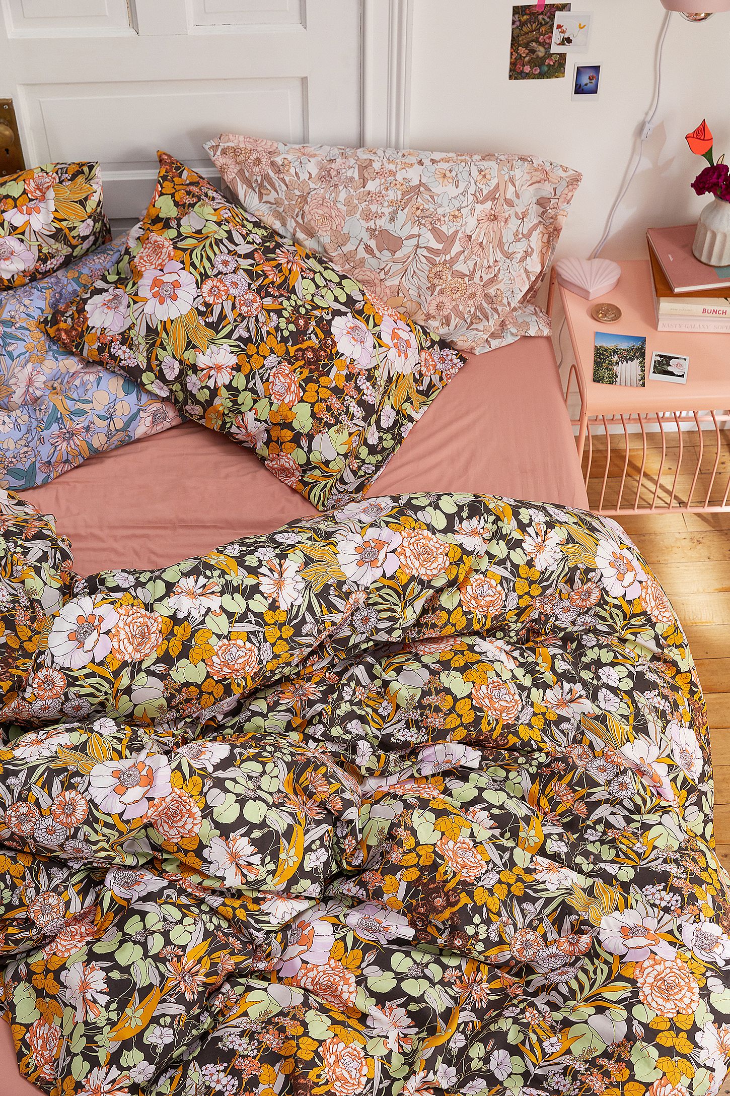 Mila Floral Duvet Cover Set Urban Outfitters Uk