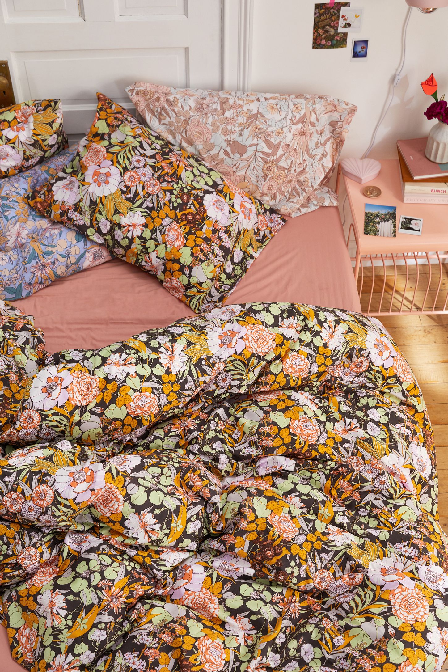 Mila Floral Duvet Cover Set Urban Outfitters Uk