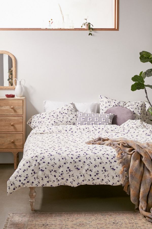 Charlotte Daisy Duvet Cover Set Urban Outfitters Uk