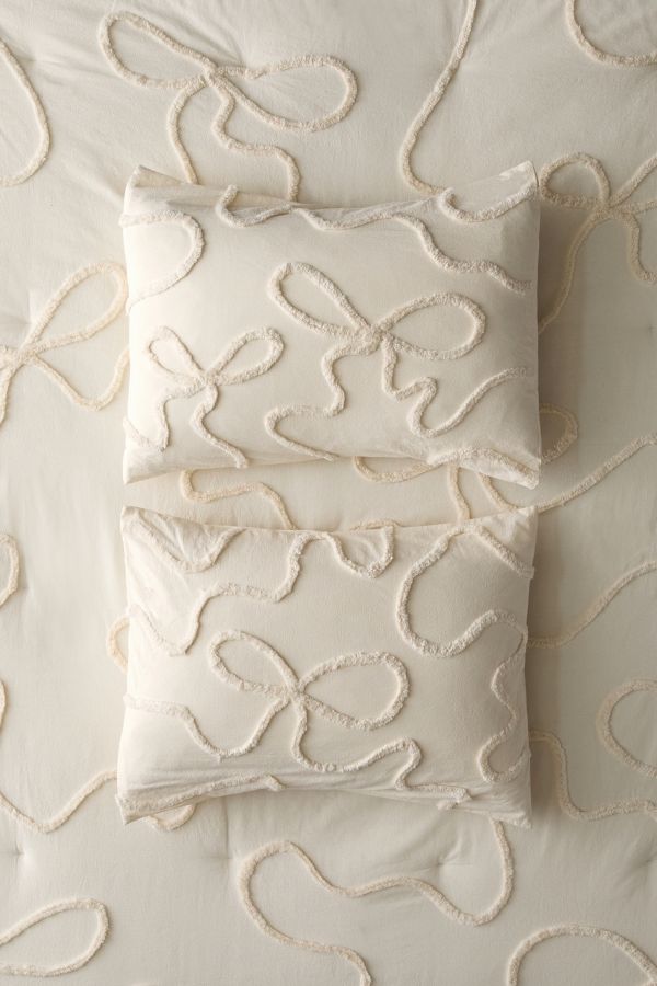 Slide View: 5: Wild Bows Duvet Set