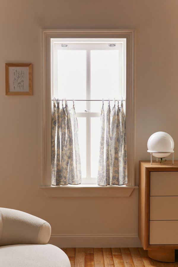 Slide View: 4: Blue Toile Curtain