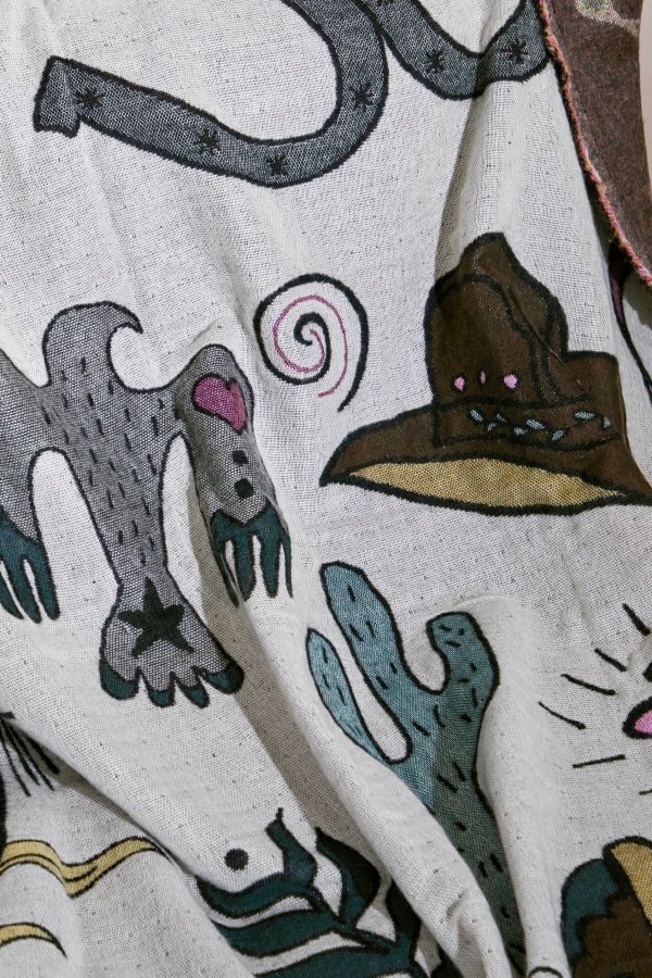 Slide View: 3: Western Doodle Throw