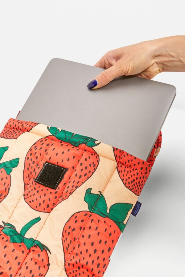 Vista diapositiva: 3: BAGGU Custodia per laptop fragola da 13"