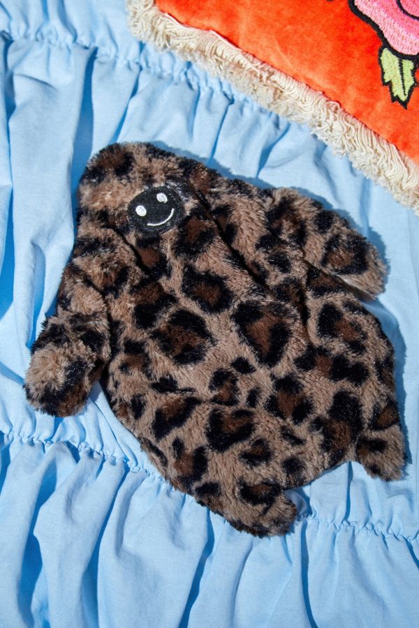 Vista diapositiva: 1: Huggable Leopard Print Betty Yeti Hand Warmer