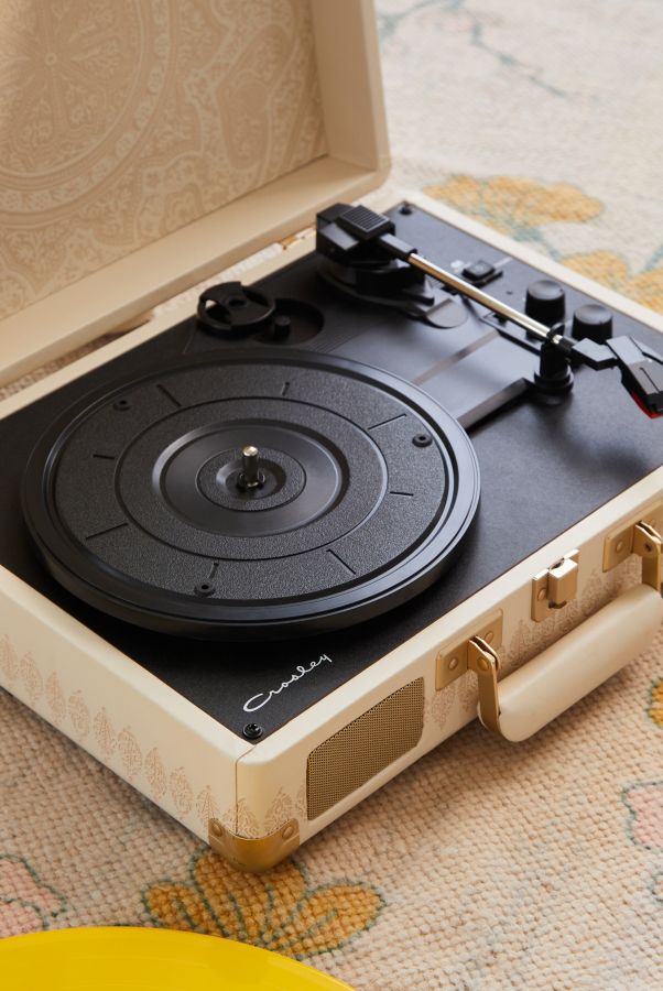 Vista de diapositivas: 3: Crosley UO Exclusive Geometric Cruiser Vinyl Record Player With Bluetooth Input & Output