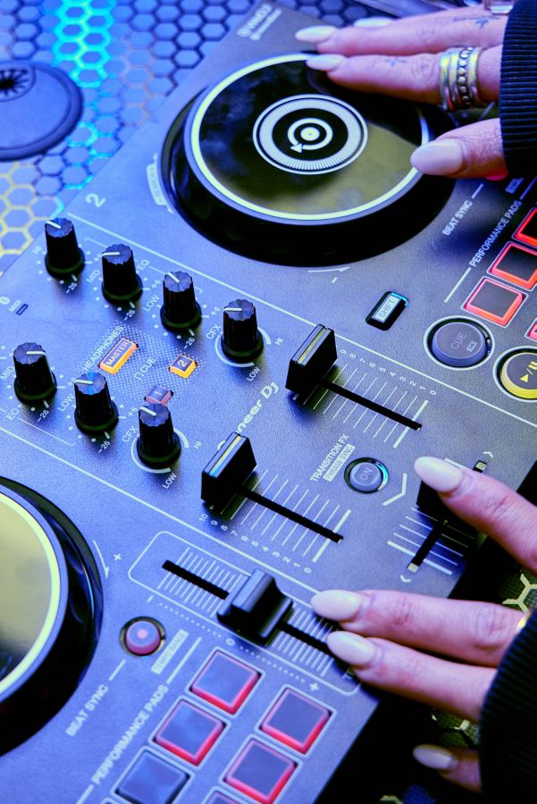 Vista diapositiva: 2: Pioneer DJ DDJ-200 Smart DJ Controller