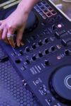 Thumbnail View 2: Pioneer DJ DDJ-FLX4 DJ Controller 