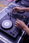 Thumbnail View 6: Pioneer DJ DDJ-FLX4 DJ Controller 