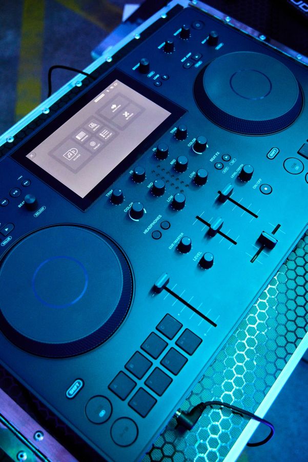 Slide View: 4: Pioneer DJ Alphatheta Omnis Controller 