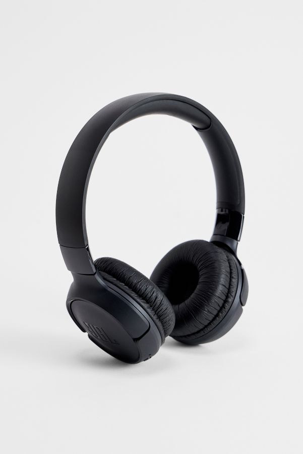 Slide View: 1: JBL Black Tune 520BT Headphones