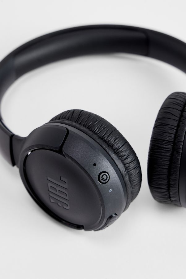 Slide View: 2: JBL Black Tune 520BT Headphones