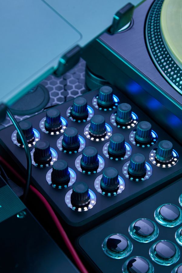 Vista diapositiva: 5: DJ TechTools Midi Fighter Twister