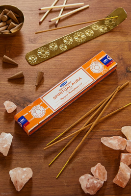 Satya Räucherstäbchen Premium-Set – 12 Packungen, 144 Stäbchen, Handgerollt