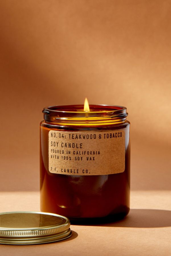 Vista diapositiva: 1: P.F. Candle Co. Teakwood & Tobacco Soy Candle 