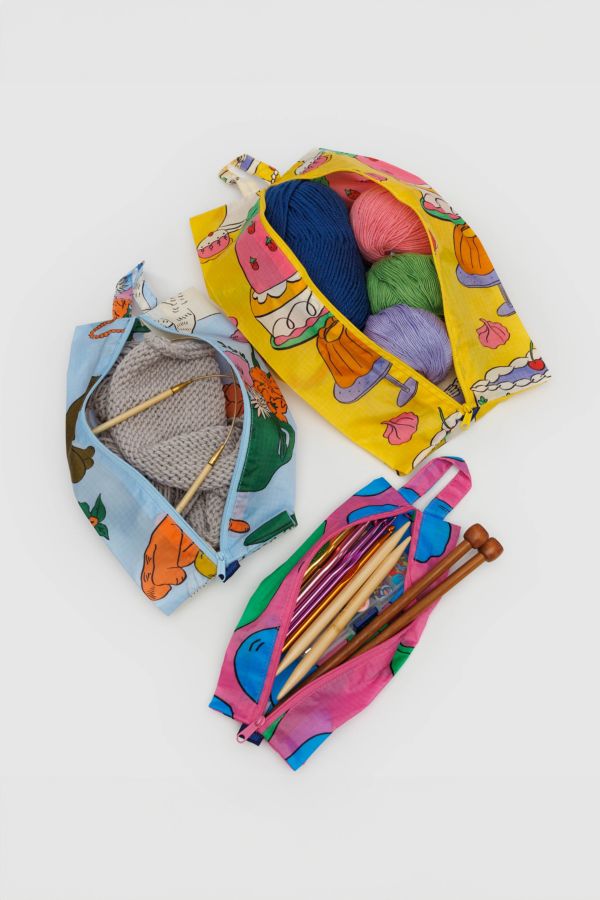 Vista diapositiva: 4: Set Zip-Up Still Life 3D BAGGU