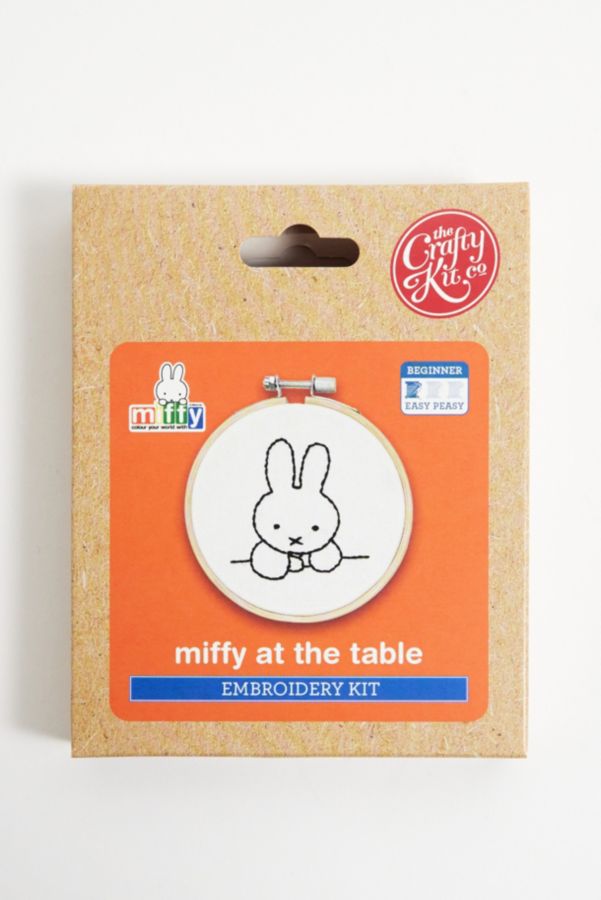 Vista diapositiva: 1: Kit Artigianale di Ricamo Miffy a Tavola