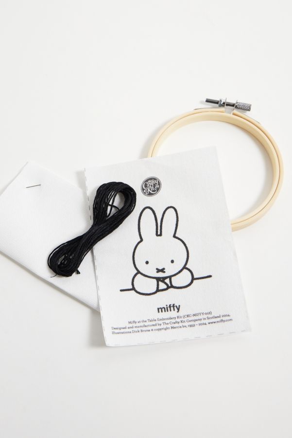 Vista diapositiva: 2: Kit Artigianale di Ricamo Miffy a Tavola