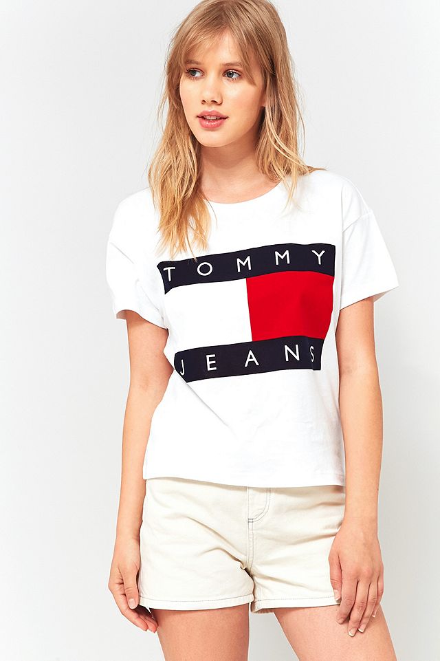 Tommy Hilfiger '90s White Logo T-Shirt | Urban Outfitters UK