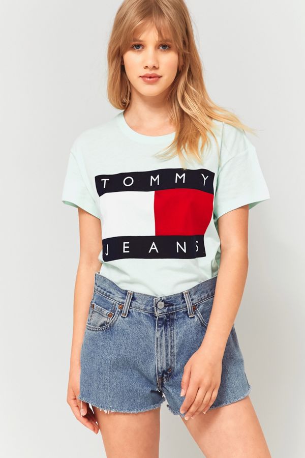 Tommy Jeans '90s Mint Green Logo T-Shirt | Urban Outfitters UK