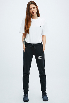 nike track and field joggers