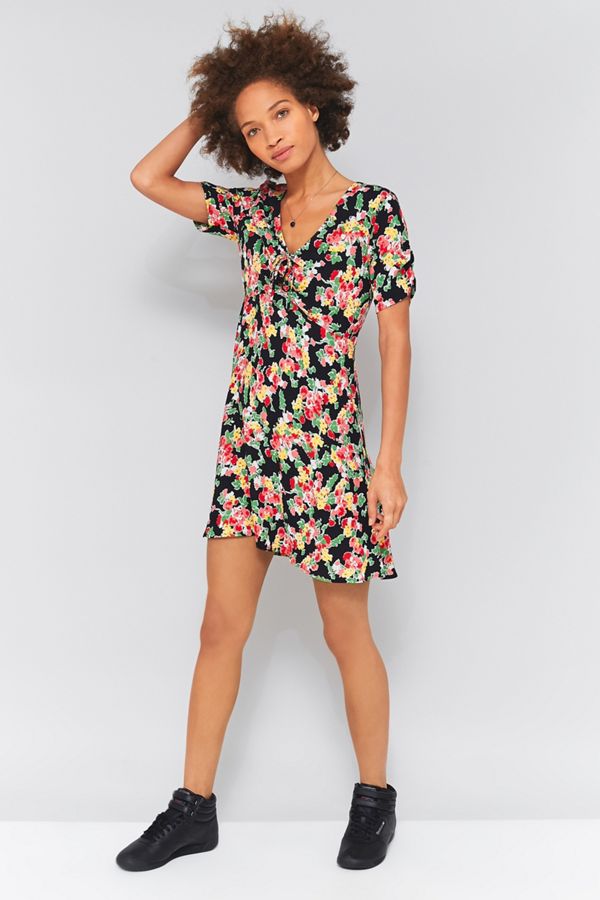 Urban Outfitters Robe babydoll à fleurs Urban Outfitters FR