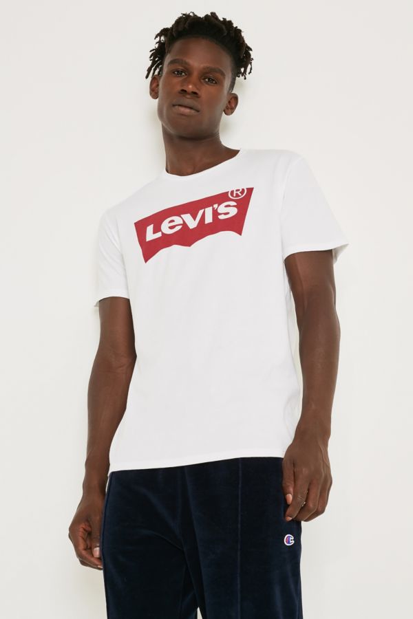 Levi's White Batwing T-Shirt | Urban Outfitters UK