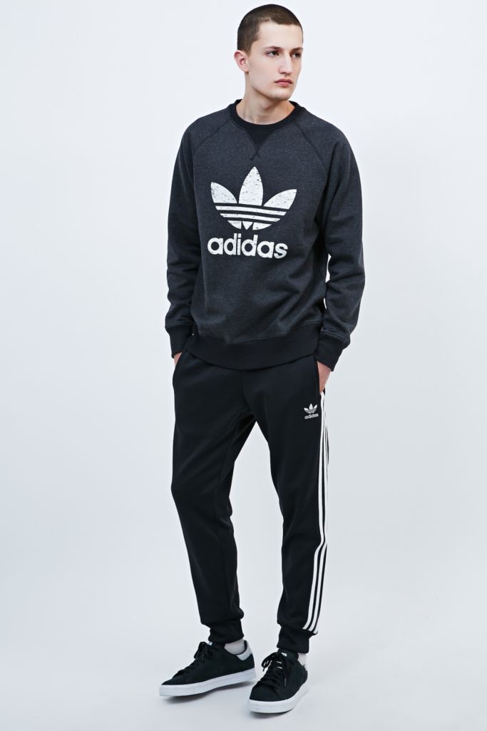 adidas Superstar Joggers in Black | Urban Outfitters UK
