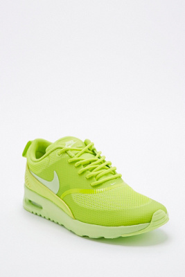 lime green nike trainers