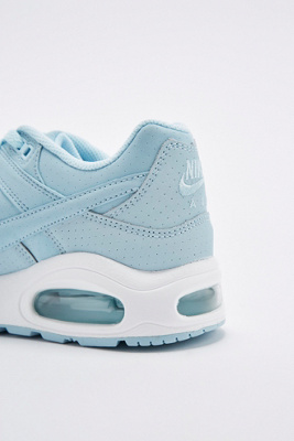 air max command premium