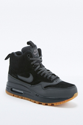 nike trainer boots