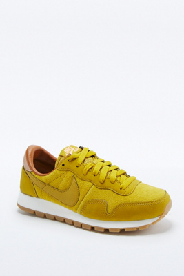 mustard trainers nike