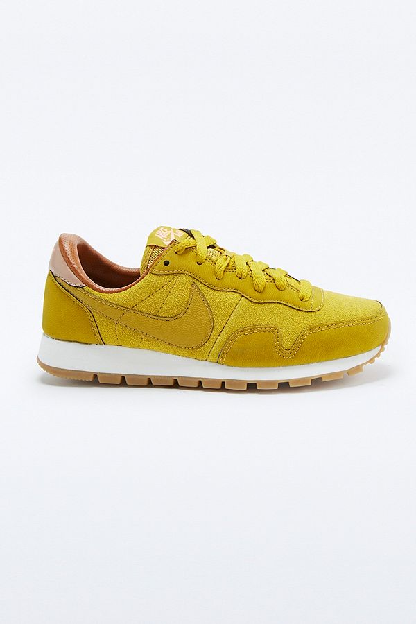 nike air pegasus 83 femme moutarde