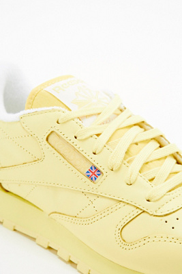 reebok classic trainers yellow