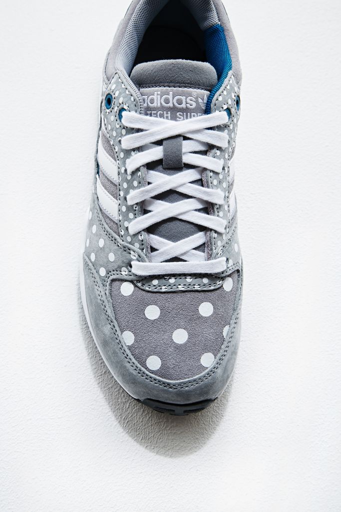Adidas Sneaker Tech Super Mit Punkten In Grau Urban Outfitters De
