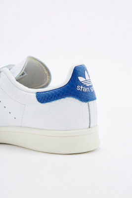 adidas originals stan smith velcro trainers in white and blue