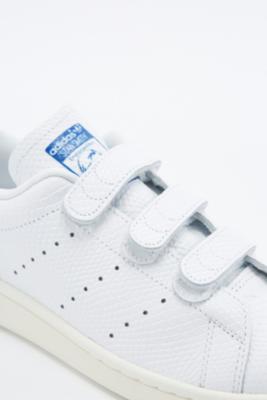 adidas originals stan smith velcro trainers in white and blue