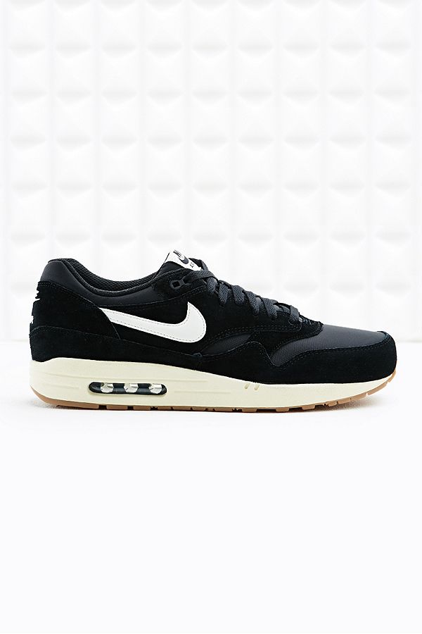 Nike Air Max 1 Essential Suede Trainers in Green | Urban Nike Air Max 1 Essential Suede Trainers in Green | Urban