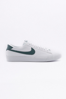 nike tennis classic ac nd